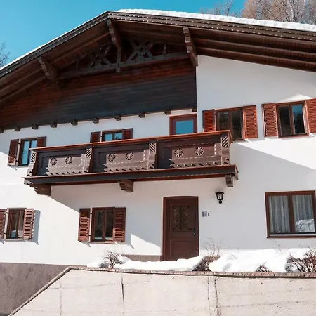 Semesterbostad Traditionell-modernes Haus In Hoetting *